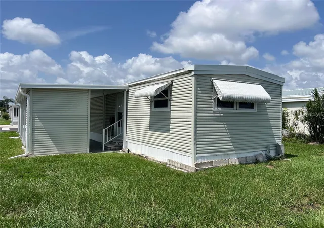 3rd image of 11300 124Th Ave #122, Largo, FL 33778 | MLS# TB8531943