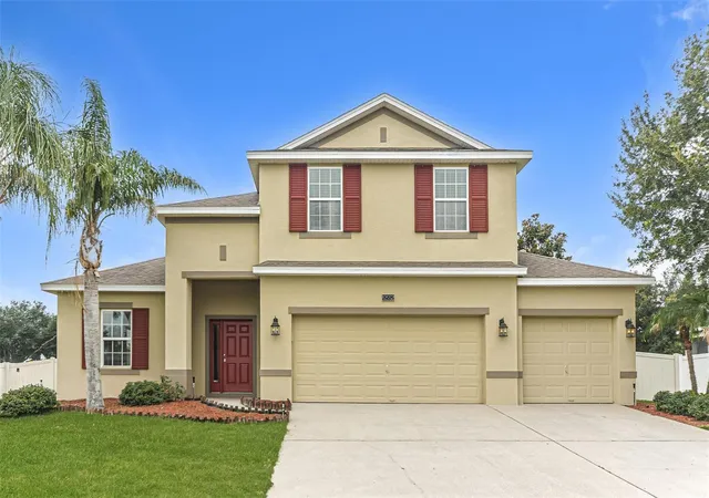 Photo 1 of Sale Pending at 12552 Hammock Pointe Cir, Clermont, FL 34711 | MLS# TB8531946 | Listing updated on 2026-10-07
