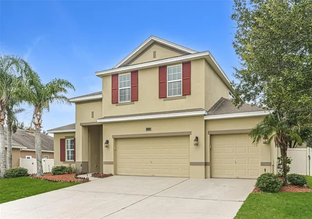 Photo 2 of Sale Pending at 12552 Hammock Pointe Cir, Clermont, FL 34711 | MLS# TB8531946 | Listing updated on 2026-10-07