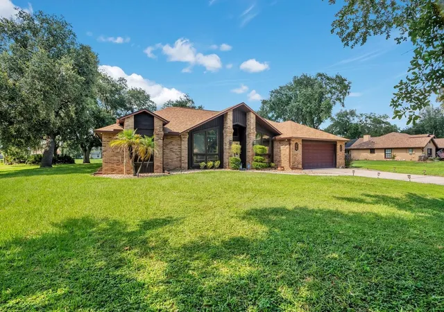 Photo 2 of Single family home for sale at 3251 Pinewood Ct, Kissimmee, FL 34746 | MLS# O6427499 | Listing updated on 2026-08-04