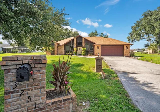Photo 3 of Single family home for sale at 3251 Pinewood Ct, Kissimmee, FL 34746 | MLS# O6427499 | Listing updated on 2026-08-04