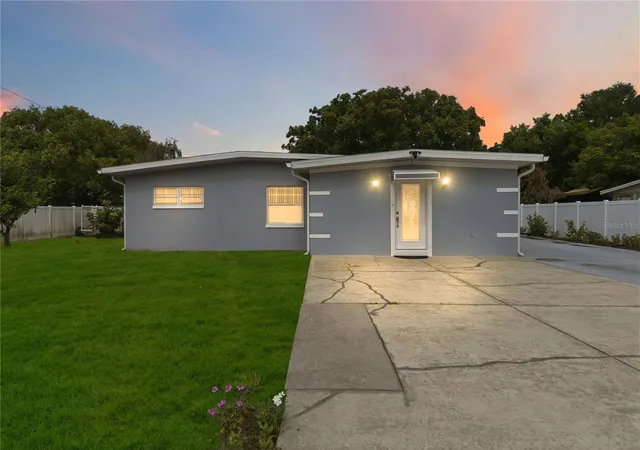 Photo 3 of Single family home for sale at 8304 Dot Ln, Orlando, FL 32809 | MLS# O6427500 | Listing updated on 2026-09-04