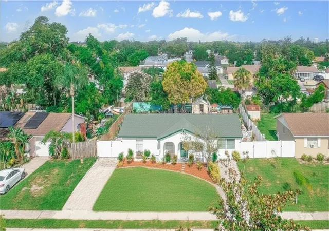Photo 2 of Single family home for sale at 6694 Rivo Alto Ave, Orlando, FL 32809 | MLS# O6427502 | Listing updated on 2026-08-14