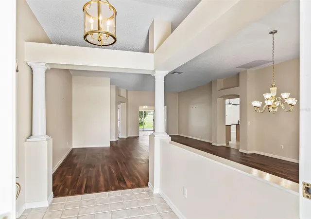 3rd image of 823 San Salvador Dr, Lady Lake, FL 32159 | MLS# G5115443
