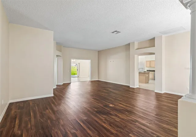 4th image of 823 San Salvador Dr, Lady Lake, FL 32159 | MLS# G5115443