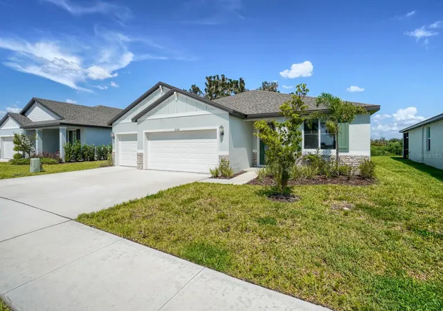 Photo 2 of Single family home for sale at 2332 Citrus Bloom Dr, Bartow, FL 33830 | MLS# TB8531952 | Listing updated on 2026-08-21
