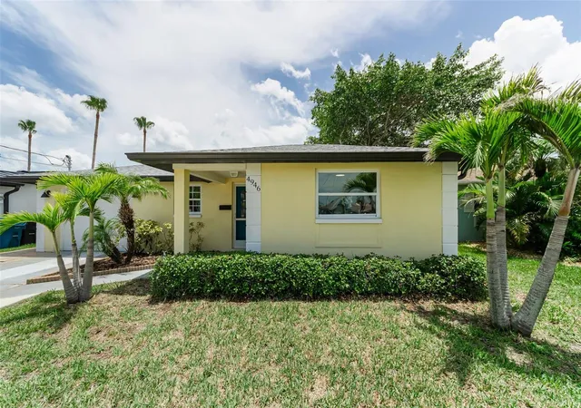 Photo 3 of Single family home for sale at 4946 Blue Heron Dr, New Port Richey, FL 34652 | MLS# TB8531963 | Listing updated on 2026-09-01