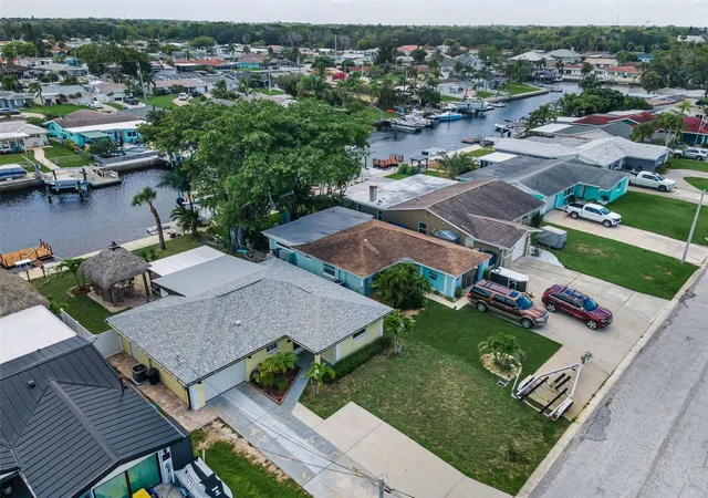Photo 5 of Single family home for sale at 4946 Blue Heron Dr, New Port Richey, FL 34652 | MLS# TB8531963 | Listing updated on 2026-09-01