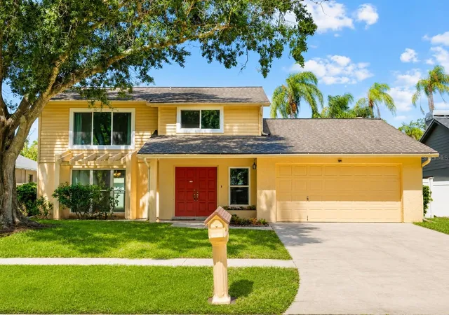 Photo 1 of Single family home for sale at 10904 Autumn Oak Pl, Tampa, FL 33618 | MLS# TB8531965 | Listing updated on 2026-08-28