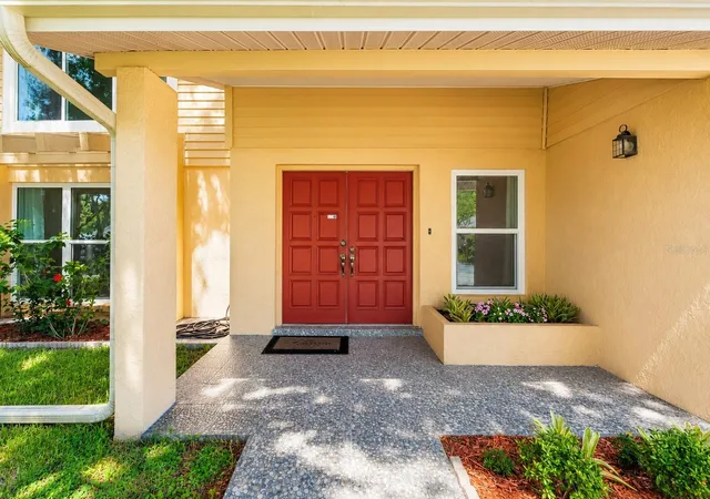 Photo 2 of Single family home for sale at 10904 Autumn Oak Pl, Tampa, FL 33618 | MLS# TB8531965 | Listing updated on 2026-08-28