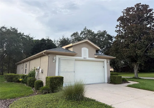 Photo 3 of Single family home for sale at 265 Ctr Oak Cir, Spring Hill, FL 34609 | MLS# TB8531972 | Listing updated on 2026-09-24