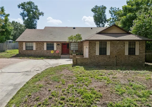 Photo 1 of Single family home for sale at 733 Saxby Ave, Orlando, FL 32835 | MLS# S5154268 | Listing updated on 2026-08-24