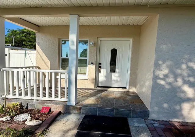 Photo 3 of Single family home for sale at 706 Romano Ave, Orlando, FL 32807 | MLS# S5154270 | Listing updated on 2026-08-13