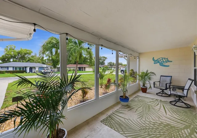 Photo 4 of Single family home for sale at 630 E Seminole Dr, Venice, FL 34293 | MLS# D6148171 | Listing updated on 2026-09-21