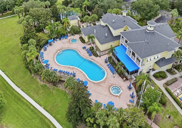 Listing Photo 5 - Condo for sale in building located at 1106 Gran Bahama Blvd, DAVENPORT, FL 33897 - Unit #1106