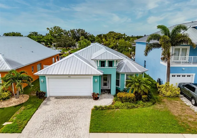 Photo 4 of Single family home for sale at 562 Bimini Bay Blvd, Apollo Beach, FL 33572 | MLS# TB8532001 | Listing updated on 2026-10-06