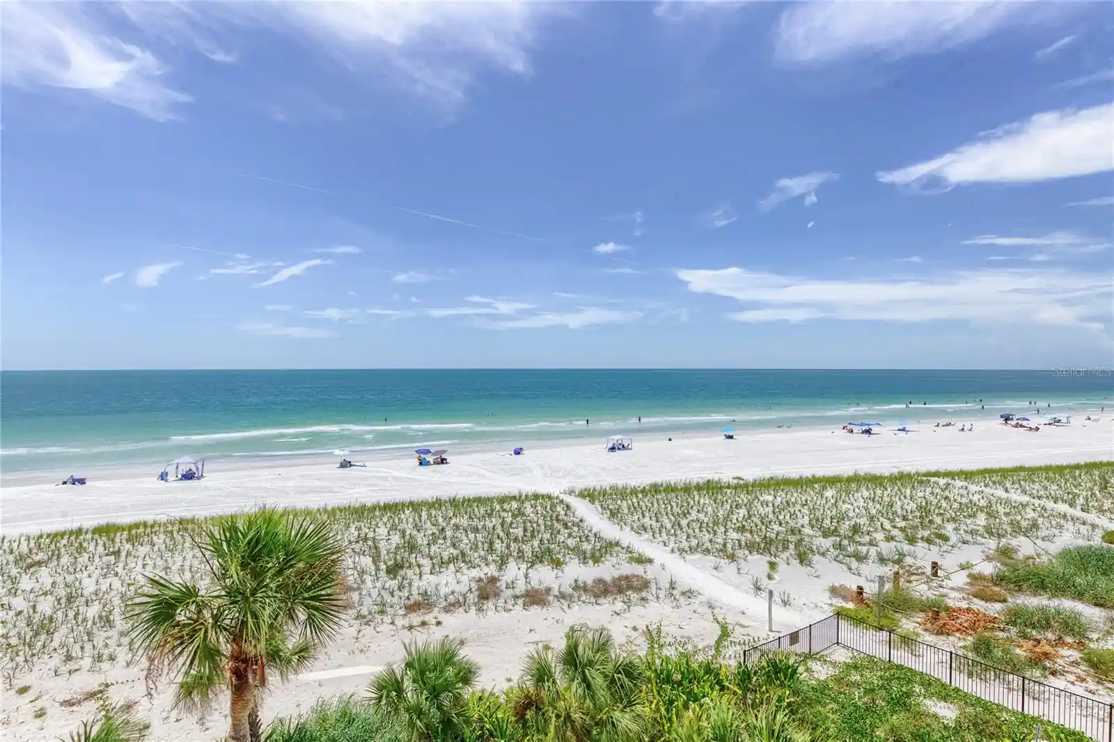 Listing Photo 1 - Condo for sale in 1600 Gulf Blvd located at 1600 Gulf Blvd, Clearwater, FL 33767 - Unit #414