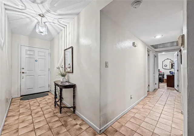 3rd image of 2340 Derbyshire Rd, Maitland, FL 32751 | MLS# O6427560