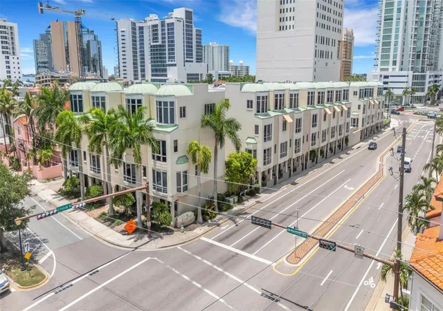 Photo 2 of Townhouse for sale at 235 Cocoanut Ave #108B, Sarasota, FL 34236 | MLS# A4700846 | Listing updated on 2026-07-30