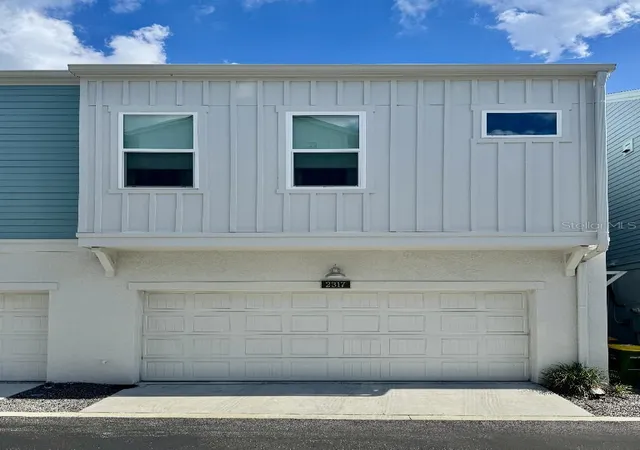 Photo 3 of Townhouse for sale at 2317 Lindstrom St, Sarasota, FL 34237 | MLS# TB8532054 | Listing updated on 2026-08-07