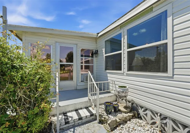Photo 3 of Manufactured home for sale at 5058 Palena Blvd, North Port, FL 34287 | MLS# C7528744 | Listing updated on 2026-09-05