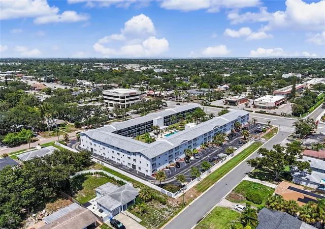 3rd image of 4050 4Th St N #112, Saint Petersburg, FL 33703 | MLS# TB8532062
