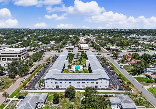 4th image of 4050 4Th St N #112, Saint Petersburg, FL 33703 | MLS# TB8532062