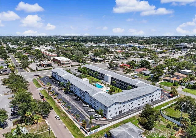 5th image of 4050 4Th St N #112, Saint Petersburg, FL 33703 | MLS# TB8532062