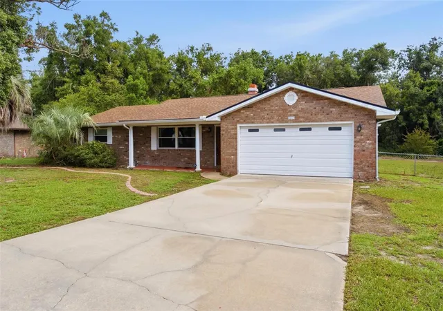 1st image of 5118 Magnolia Ter, Fruitland Park, FL 34731 | MLS# G5115454