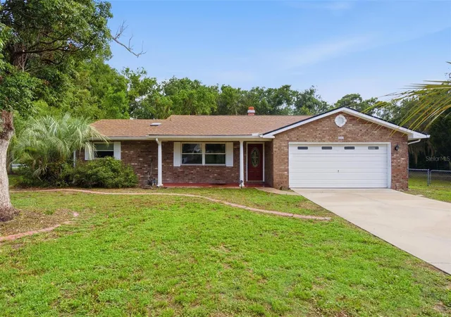 2nd image of 5118 Magnolia Ter, Fruitland Park, FL 34731 | MLS# G5115454