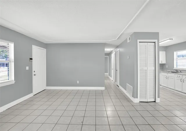 Photo 4 of Single family home for sale at 4822 Okeefe St, Orlando, FL 32808 | MLS# O6427590 | Listing updated on 2026-08-24