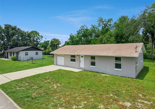 Photo 3 of Single family home for sale at 324 Queen Ave, Oviedo, FL 32765 | MLS# O6427591 | Listing updated on 2026-09-15