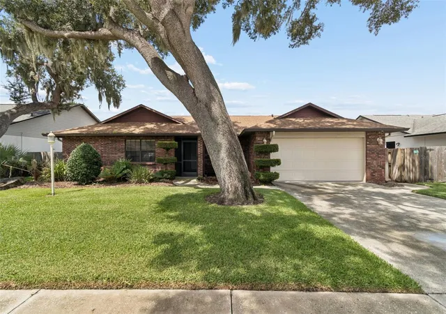 Photo 3 of Single family home for sale at 653 Timber Pond Dr, Brandon, FL 33510 | MLS# TB8532078 | Listing updated on 2026-08-27