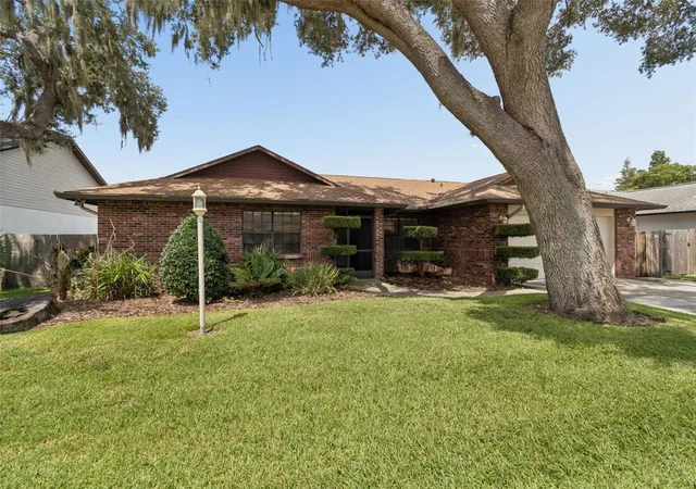 Photo 3 of Single family home for sale at 653 Timber Pond Dr, Brandon, FL 33510 | MLS# TB8532078 | Listing updated on 2026-08-27