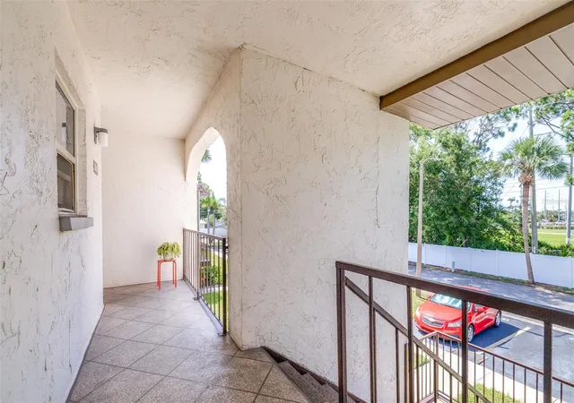 4th image of 7701 Starkey Rd #528, Seminole, FL 33777 | MLS# TB8532080