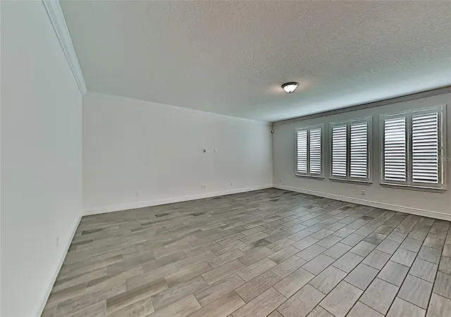 Photo 3 of Single family home for sale at 8931 Lookout Pointe Dr, Windermere, FL 34786 | MLS# O6427614 | Listing updated on 2026-09-07