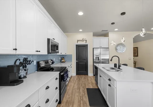 Photo 3 of Single family home for sale at 7117 Park Tree Dr, Tampa, FL 33625 | MLS# TB8532095 | Listing updated on 2026-08-25