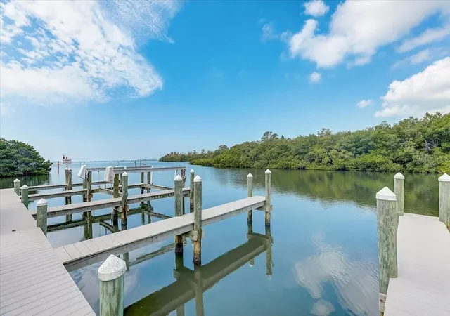 29th image of 2424 Bay Dr #2424/2426, Bradenton, FL 34207 | MLS# A4700859