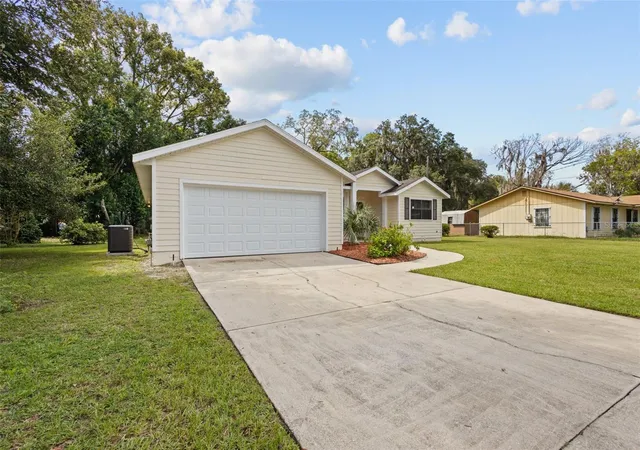 Photo 3 of Single family home for sale at 821 Nw 7th Avenue, Gainesville, FL 32601 | MLS# GC542181 | Listing updated on 2026-10-05