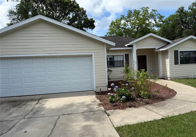 5th image of 821 Nw 7Th Ave, Gainesville, FL 32601 | MLS# GC542181