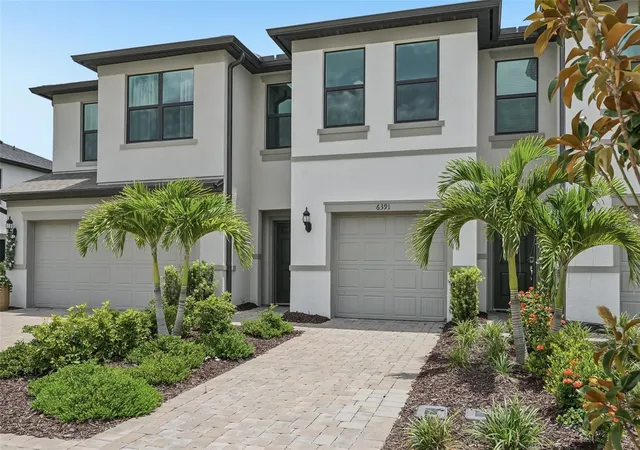 Photo 3 of Townhouse for sale at 6391 Waterstone Pl, Sarasota, FL 34240 | MLS# A4700862 | Listing updated on 2026-07-25