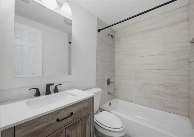 Photo 3 of Single family home for sale at 2804 Applewood Dr, Clearwater, FL 33759 | MLS# W7887924 | Listing updated on 2026-10-06