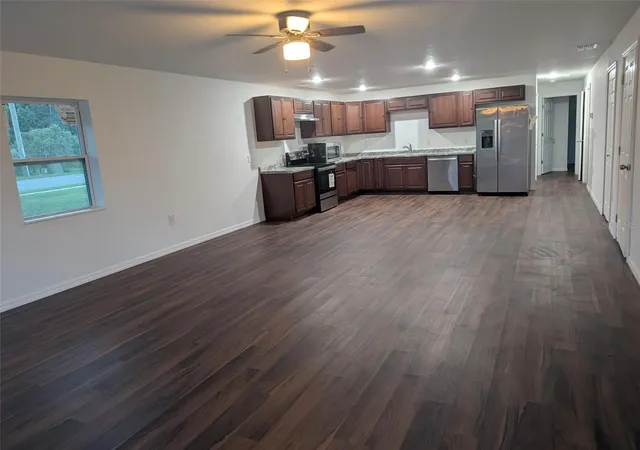 Photo 3 of Single family home for sale at 776 E Broadway St, Oviedo, FL 32765 | MLS# O6427643 | Listing updated on 2026-08-14