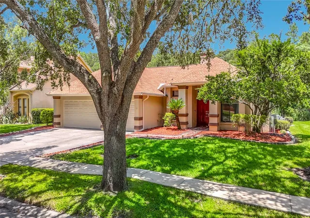 Photo 2 of Single family home for sale at 16040 Penwood Dr, Tampa, FL 33647 | MLS# TB8532133 | Listing updated on 2026-09-05