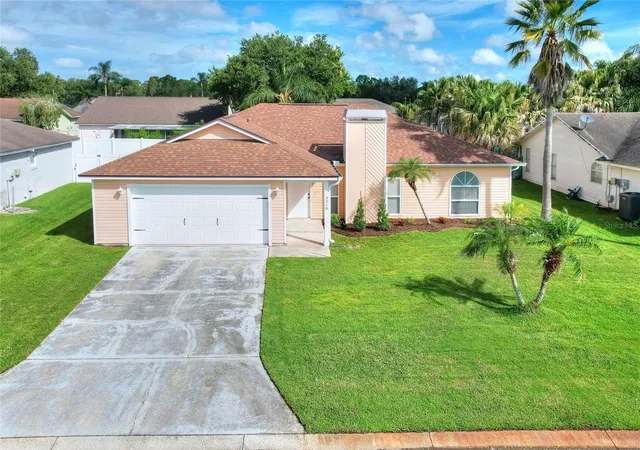 Photo 1 of Single family home for sale at 3210 Thoroughbred Loop, Lakeland, FL 33811 | MLS# TB8532142 | Listing updated on 2026-08-30