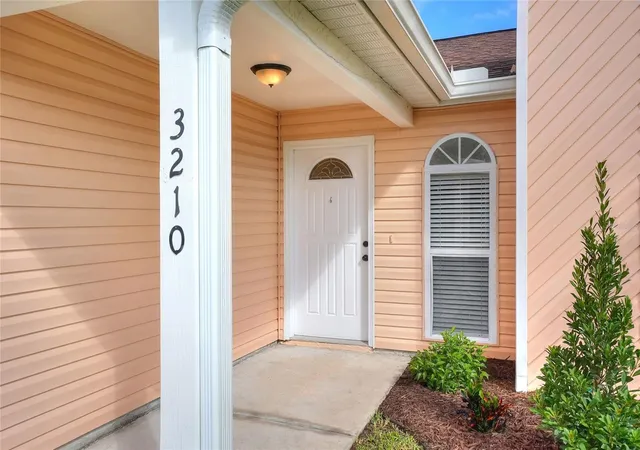 Photo 4 of Single family home for sale at 3210 Thoroughbred Loop, Lakeland, FL 33811 | MLS# TB8532142 | Listing updated on 2026-08-30