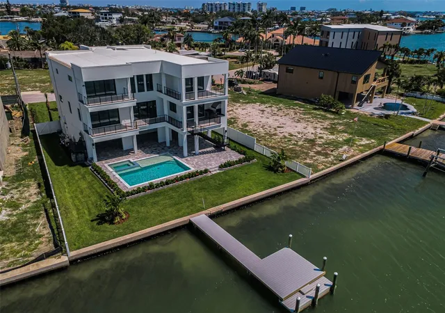 100th image of 43 Dolphin Dr, Treasure Island, FL 33706 | MLS# TB8532144