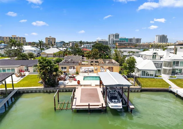 49th image of 246 Bayside Dr, Clearwater Beach, FL 33767 | MLS# TB8532145