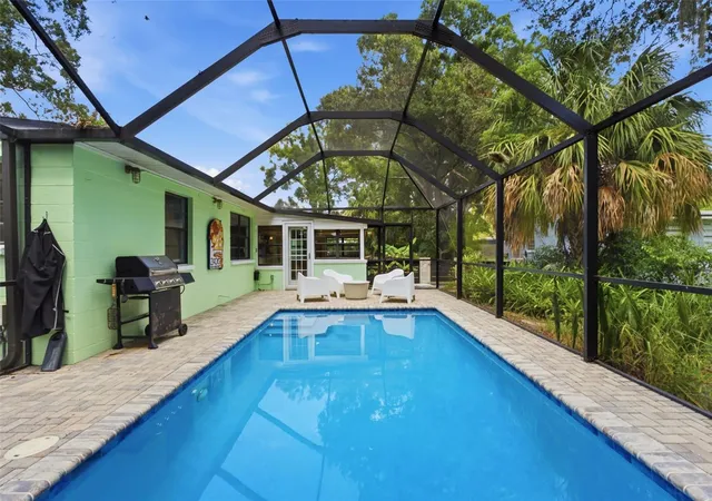 2nd image of 609 W River Dr, Temple Terrace, FL 33617 | MLS# TB8532147