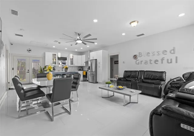 Photo 3 of Single family home for sale at 11426 Lakeview Dr, Leesburg, FL 34788 | MLS# O6427655 | Listing updated on 2026-08-02